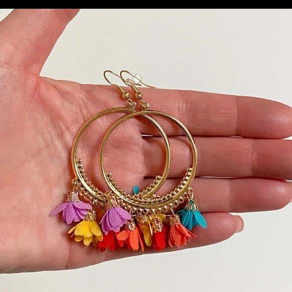 🔥3/$25🔥Tassel Drop Hoop Boho Earrings - Picture 5 of 6